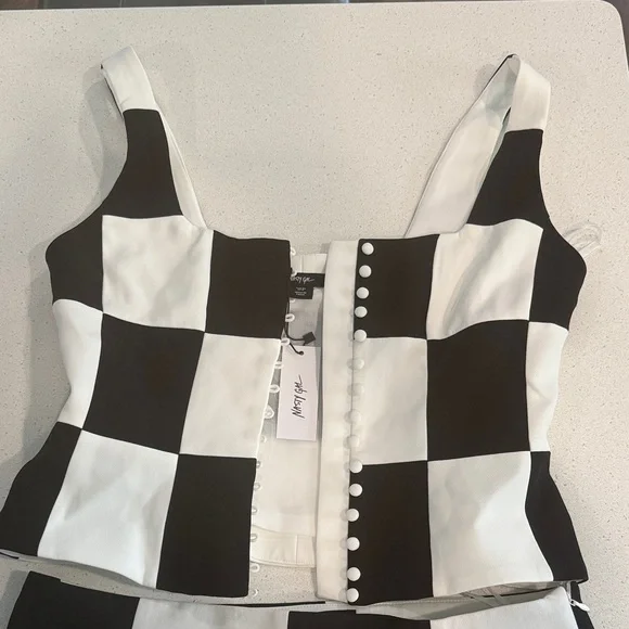 Nasty Gal Black and White Checkered Women Shorts - Picture 2 of 4